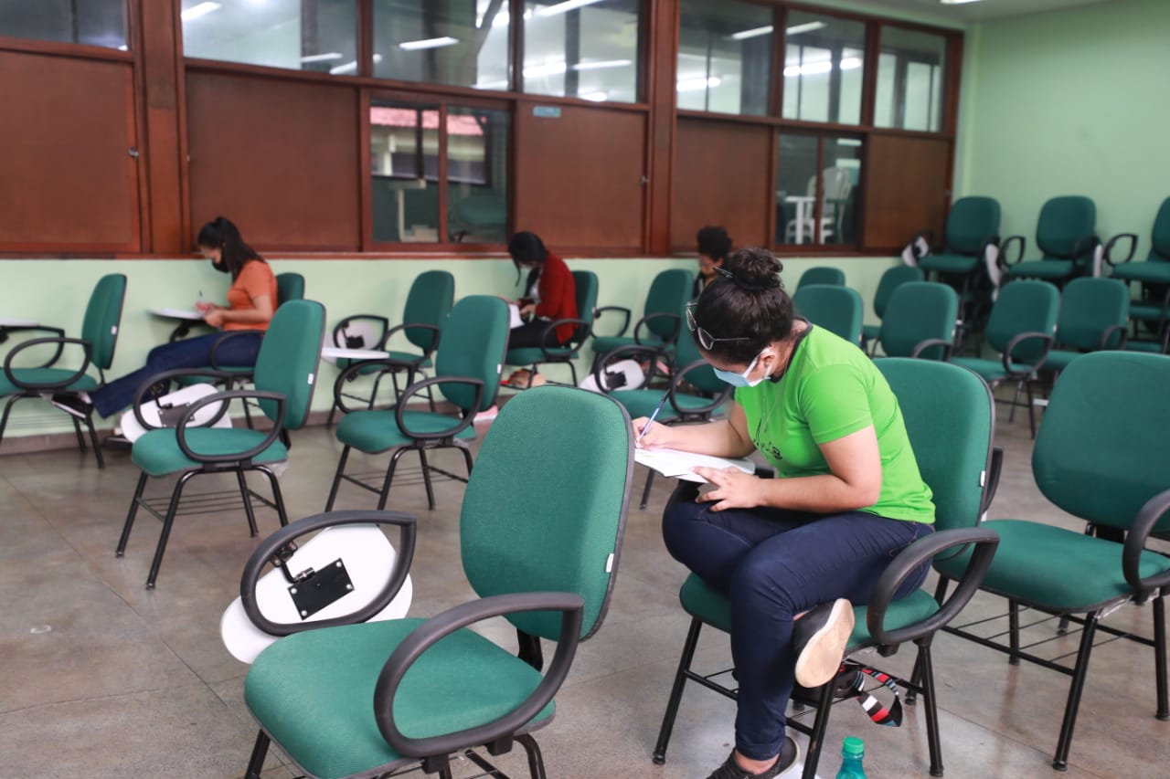 Com segurança e medidas de prevenção contra Covid-19, Vestibular da UEA iniciou neste domingo