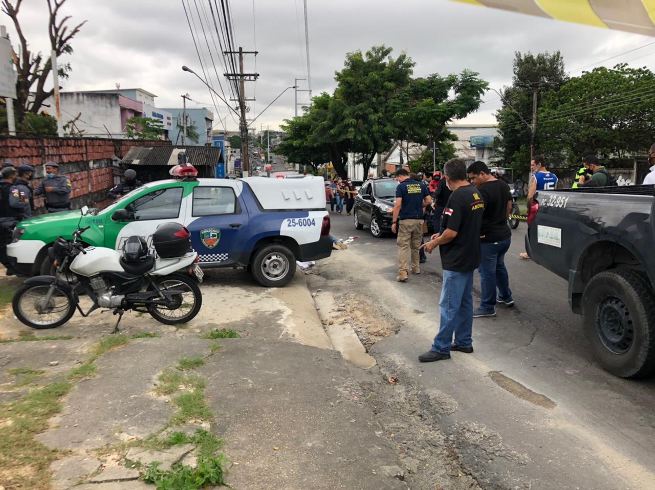 Homem é executado minutos após deixar filha no trabalho