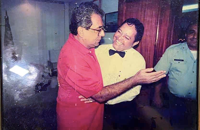 'Firmeza', o garçom do poder que serviu a governadores, prefeitos e presidentes