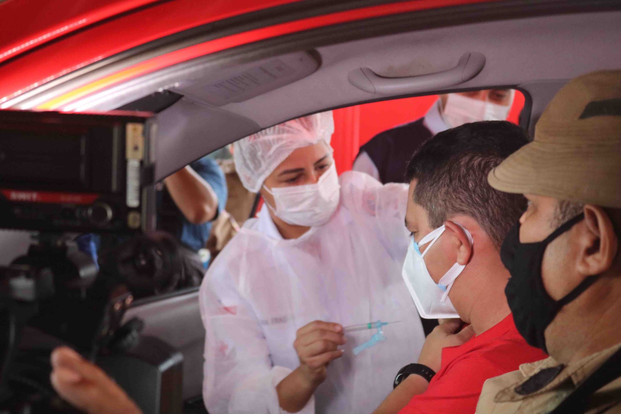 Para vacinação contra Covid-19, policiais e bombeiros precisam fazer cadastro no Imuniza Manaus