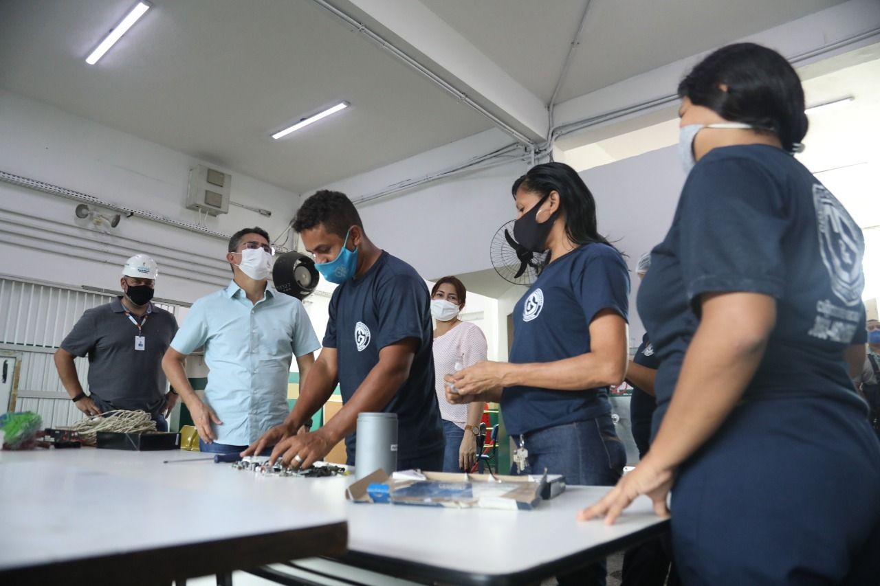 David acompanha em escola da rede municipal reunião de alinhamento da volta às aulas
