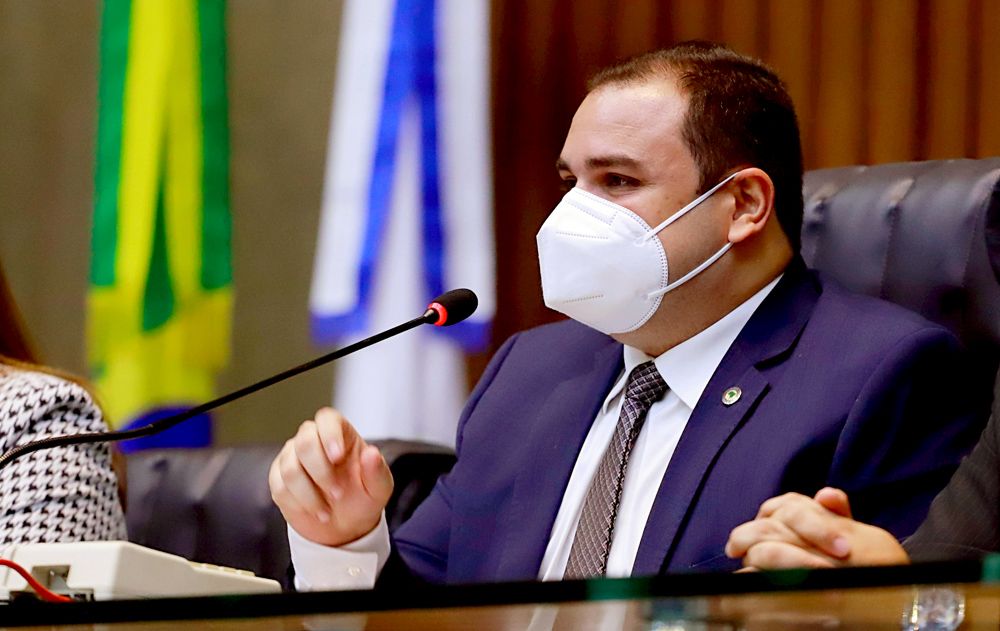 Roberto Cidade apresenta projeto para inibir roubo de fios de cobre