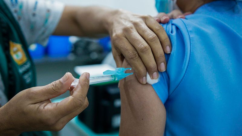 Trabalhadores do transporte aéreo começam a ser vacinados contra a Covid-19