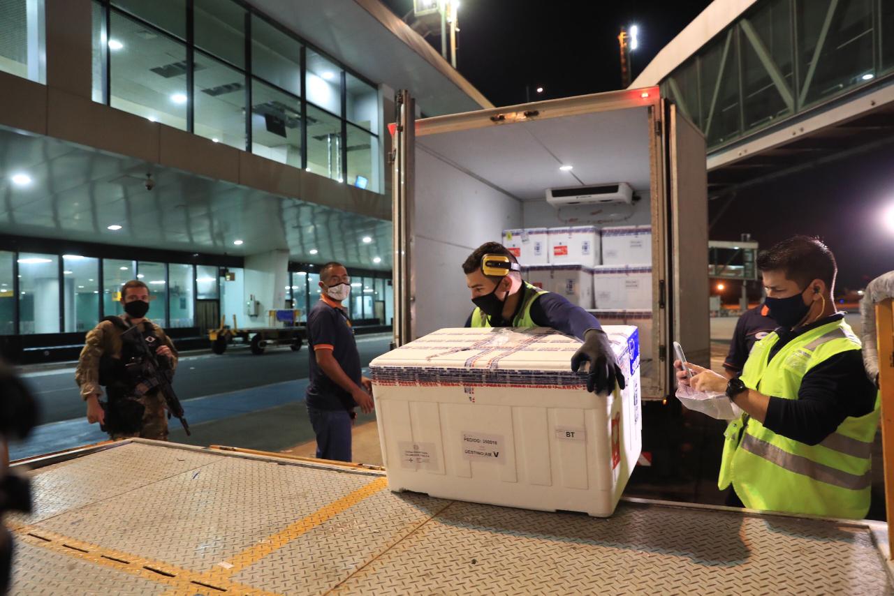 Amazonas recebe mais 7 mil doses de vacina contra a Covid-19