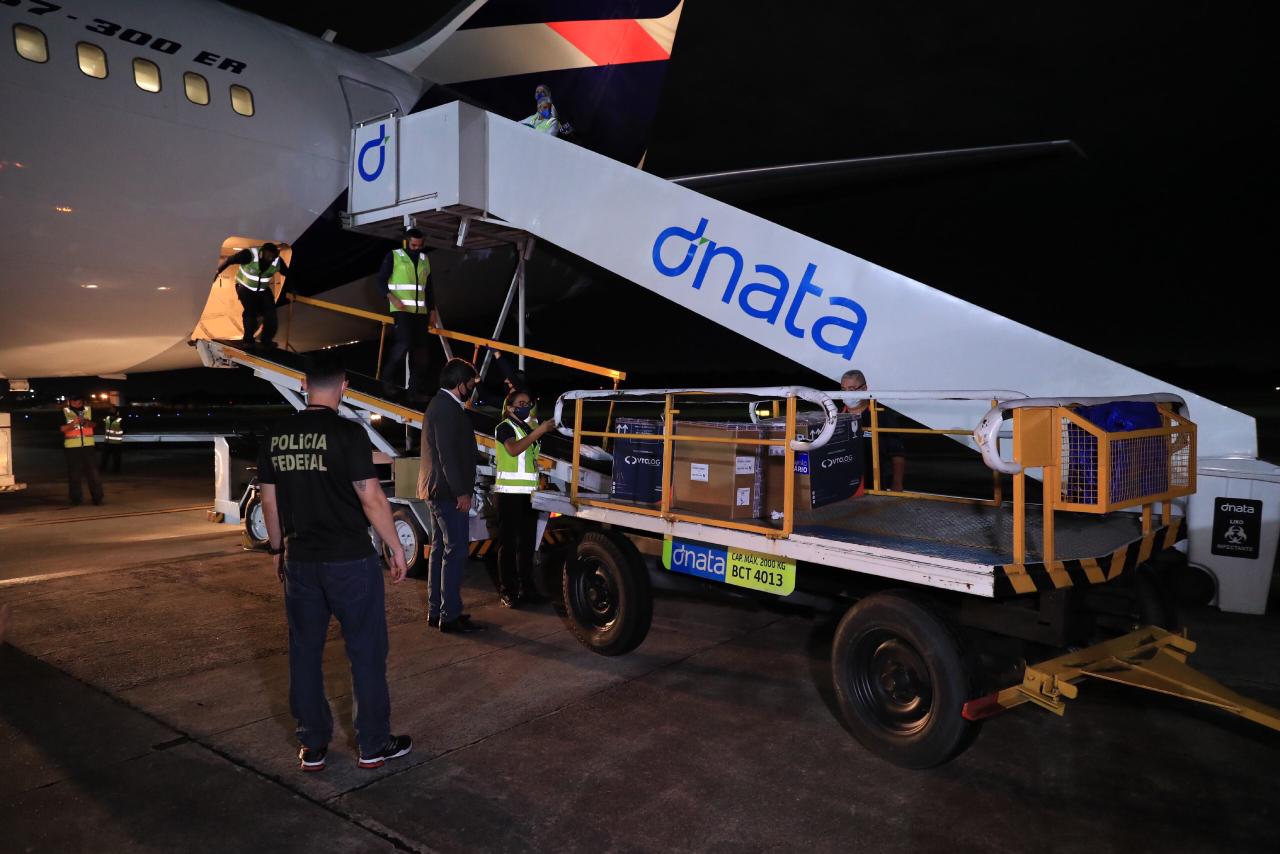 Amazonas recebe 16.380 mil doses da vacina Pfizer