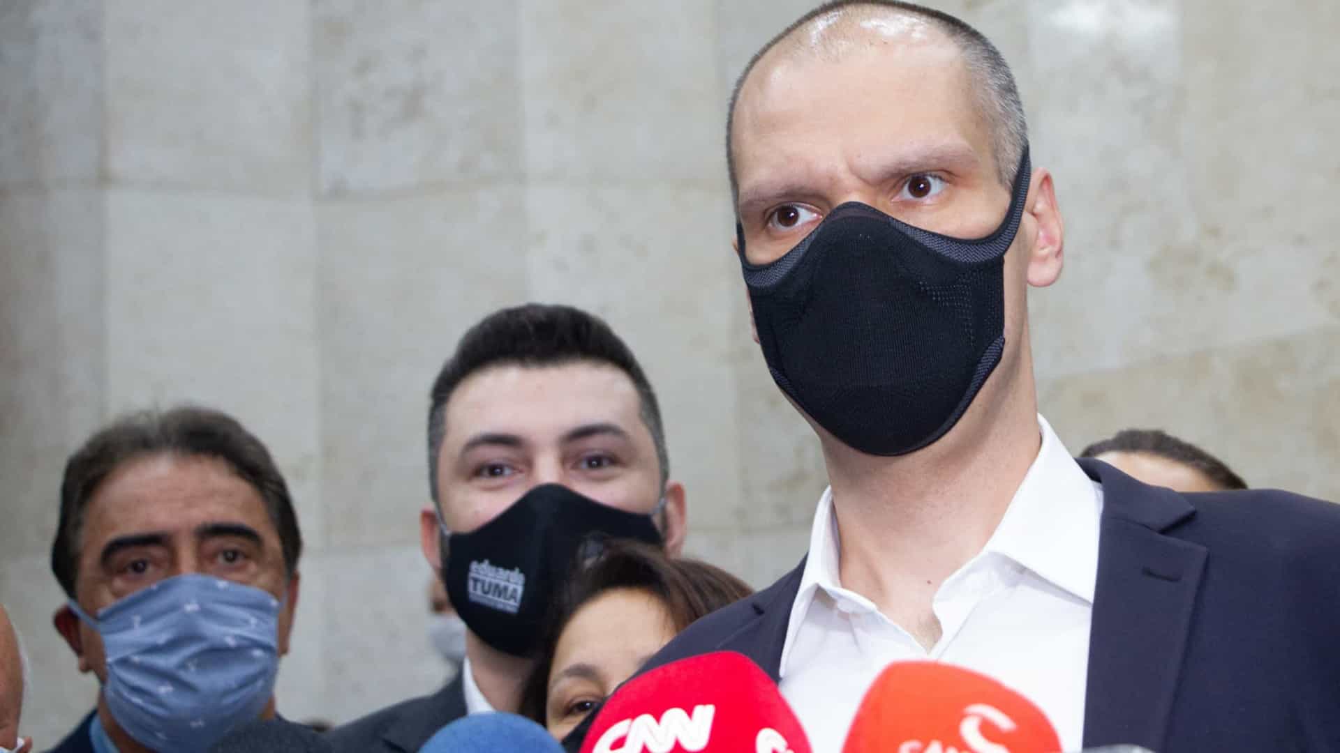 Com câncer, Bruno Covas vai para UTI e é intubado