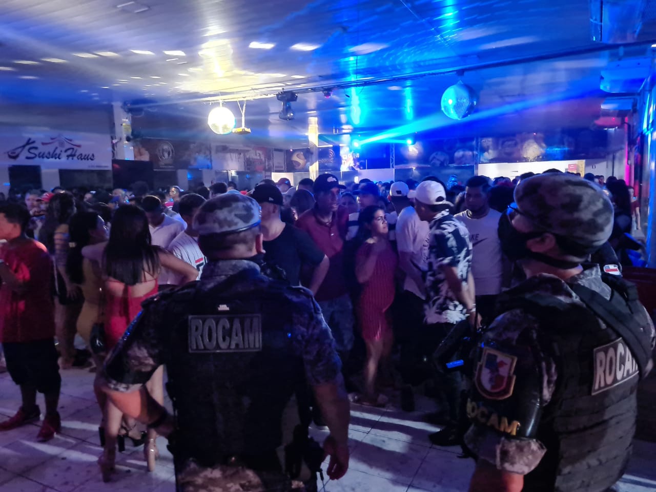 Polícia Militar encerra festa clandestina com mais de 500 pessoas em Coari