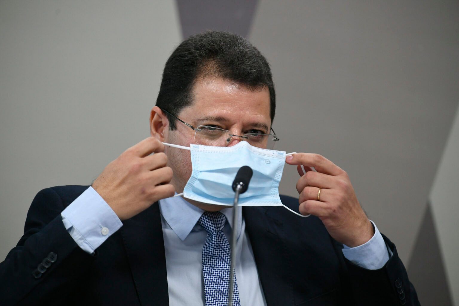 Dito & Feito - As trapalhadas de um engenheiro que foi parar na secretaria de saúde