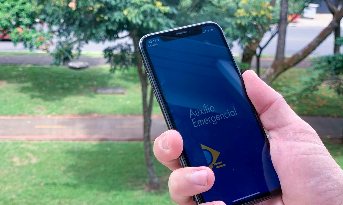 Trabalhadores nascidos em julho podem sacar auxílio emergencial