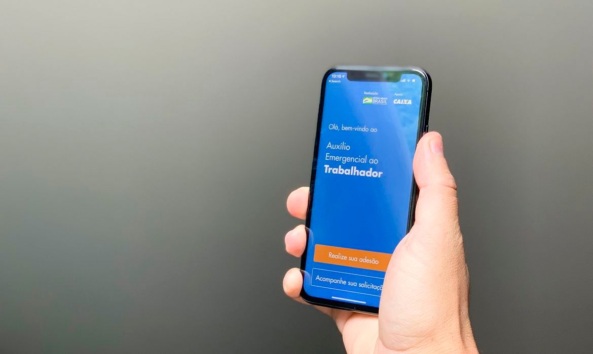Terceira parcela do auxílio emergencial é paga a nascidos em maio