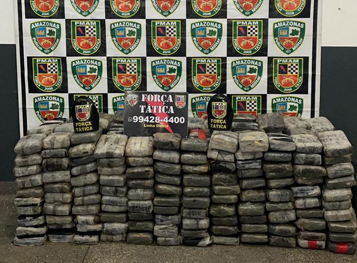 Polícia apreende  360 tabletes de drogas dentro de  carro rebaixado em Manaus