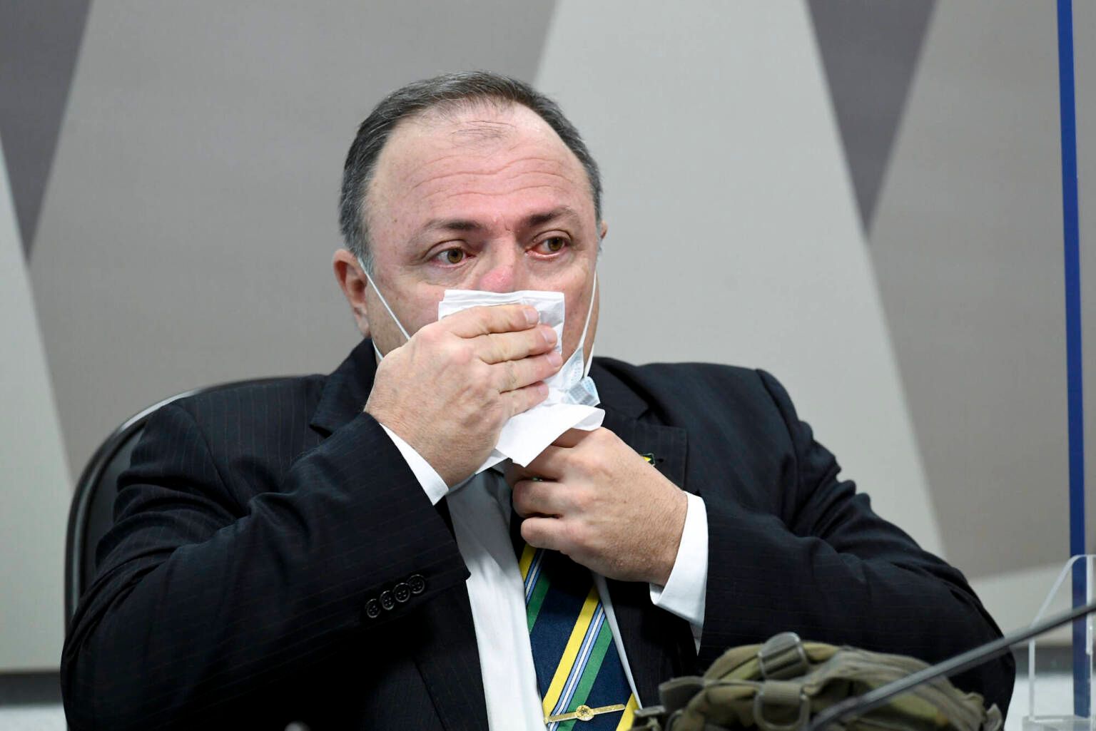 Ex-esposa de Pazuello pede para depor na CPI, diz colunista