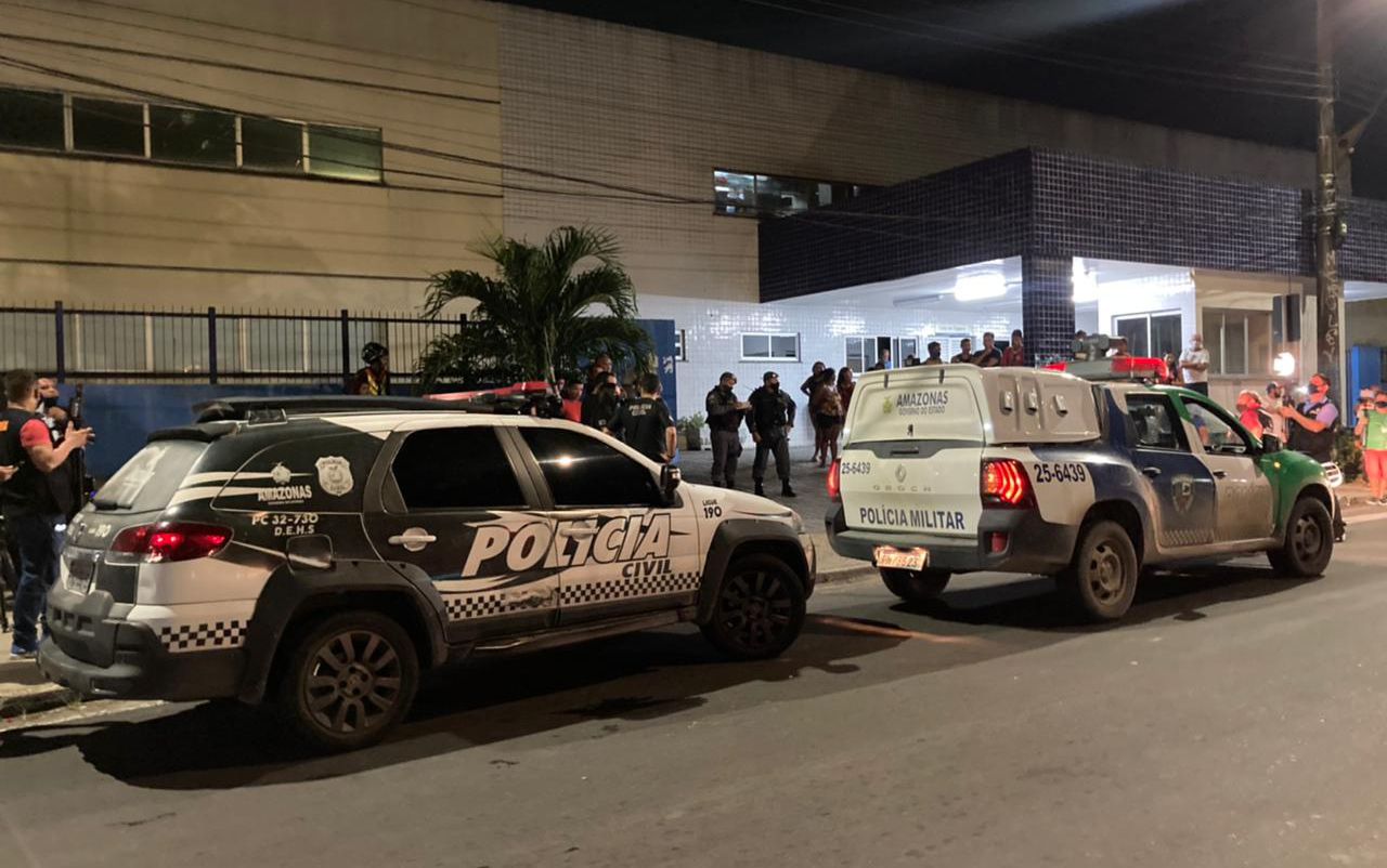 Homem é morto a tiros durante tiroteiro no Jorge Teixeira