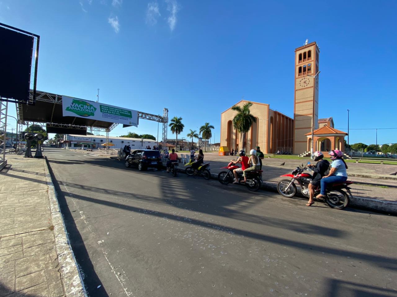 Parintins antecipa vacinação para população acima de 22 anos