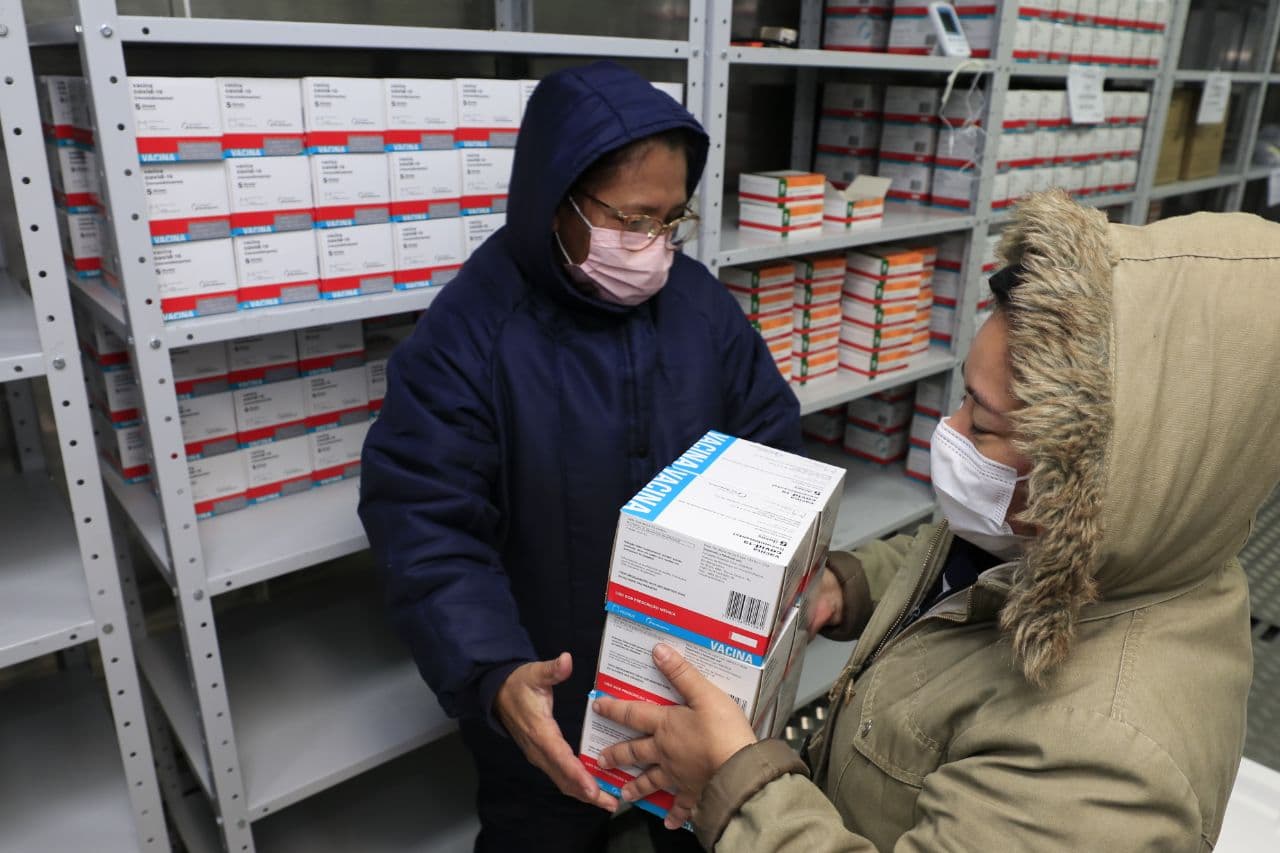 Amazonas recebe mais 47.500 doses da vacina AstraZeneca