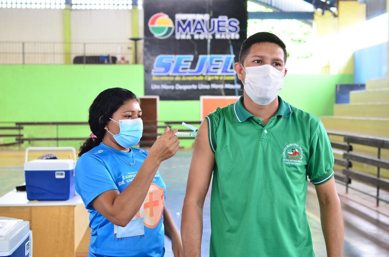 Maués inicia vacinação para pessoas de 20 a 24 anos sem comorbidades