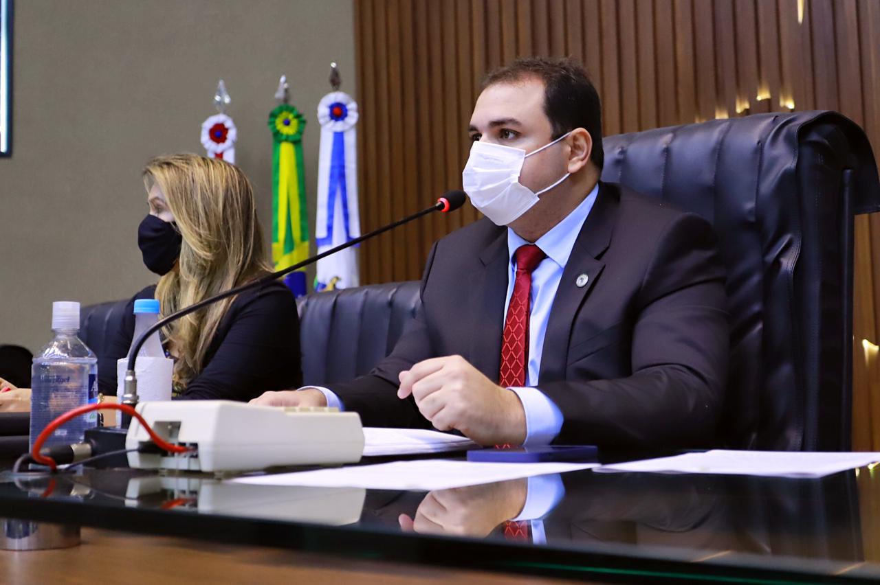 Roberto Cidade apresenta PL para alertar sobre Depressão Infanto-Juvenil