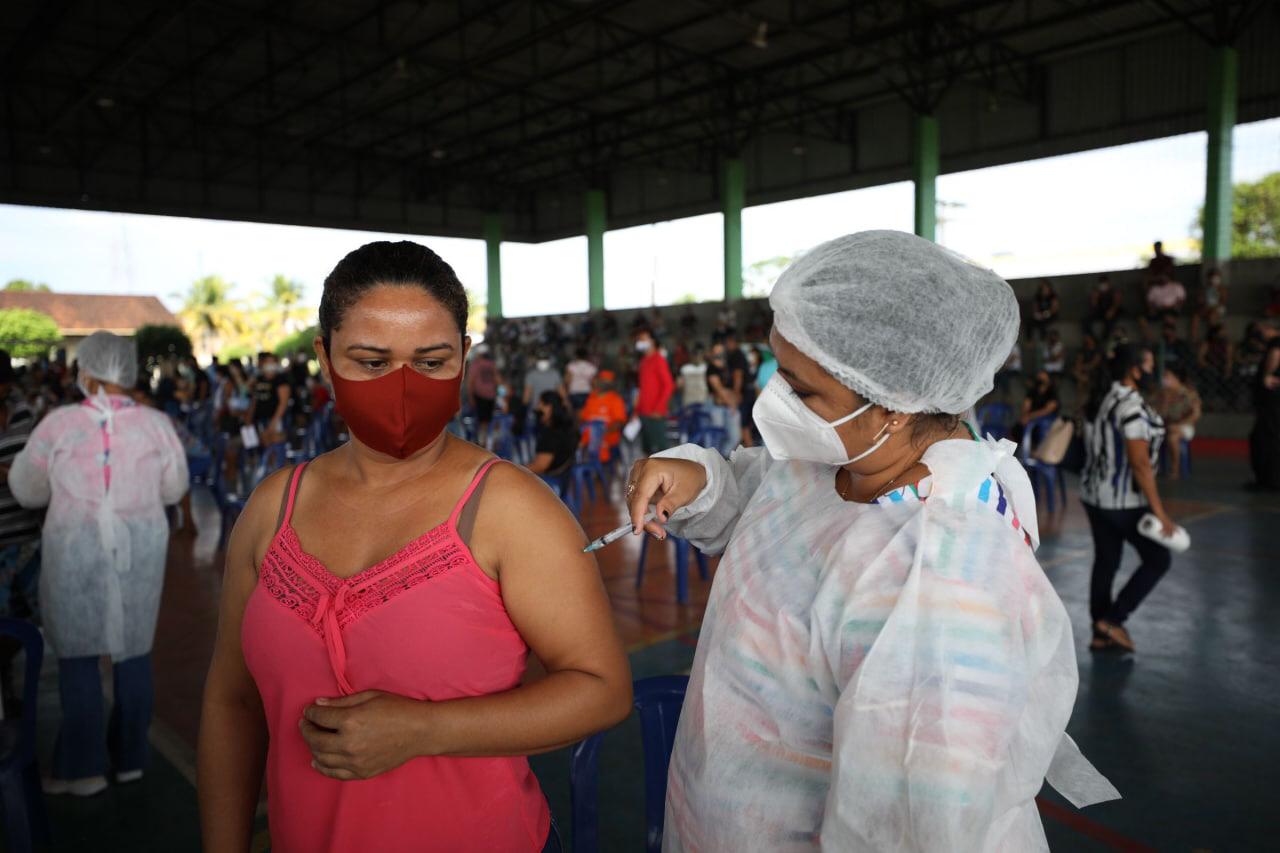 Manacapuru estende vacinação contra Covid-19 para população a partir de 25 anos
