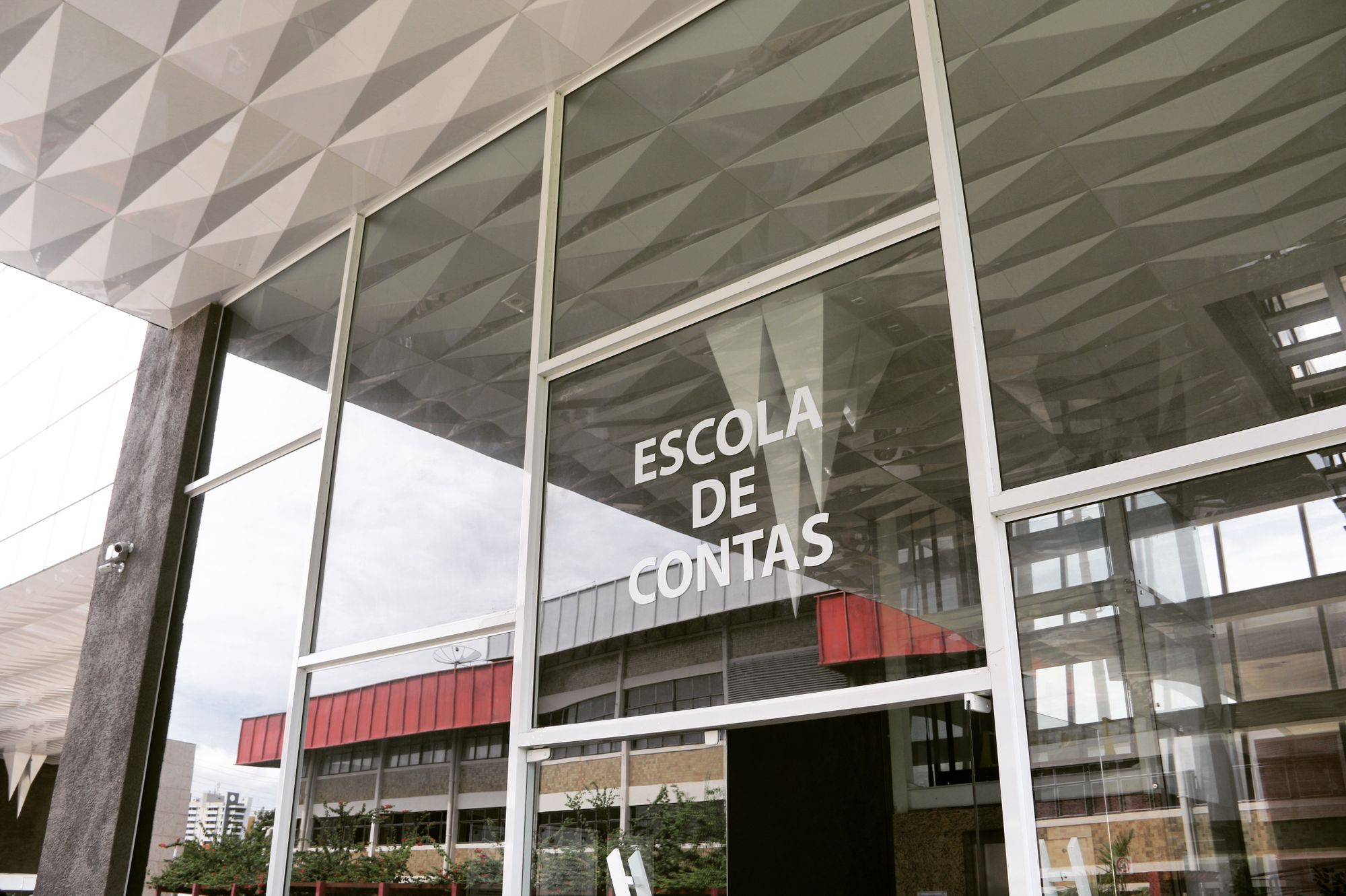 Escola de Contas do TCE-AM divulga programação de cursos para junho