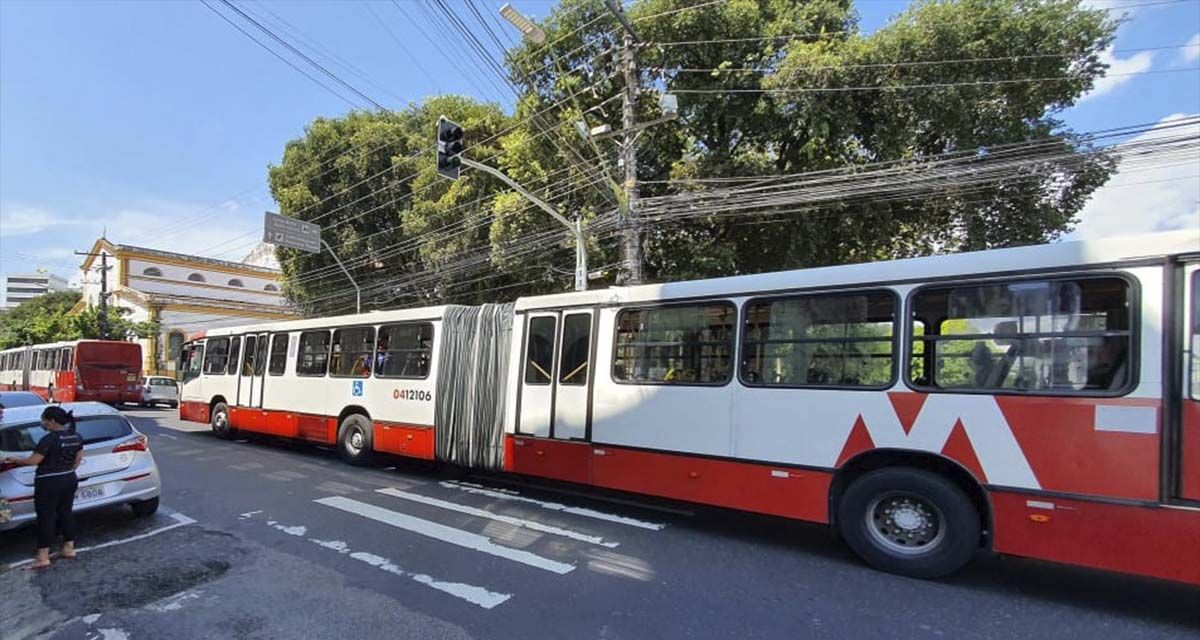 Ônibus em Manaus retornam a partir das 13h com 30% da frota