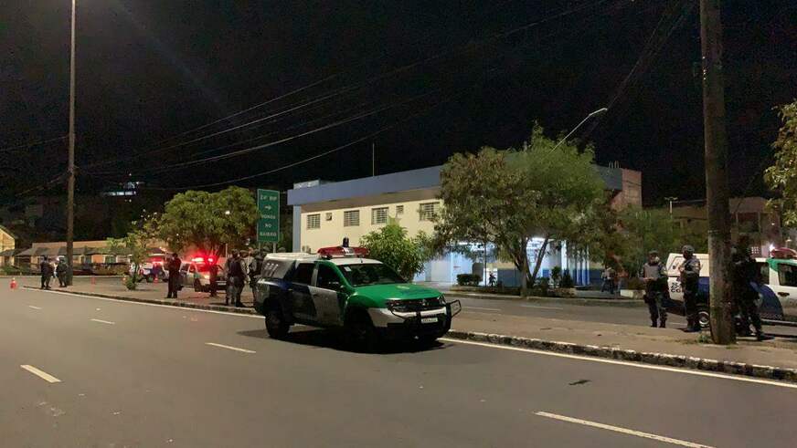 Bandidos jogam granada contra delegacia em Manaus