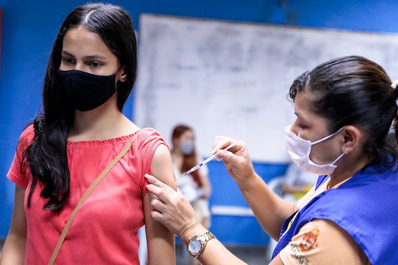 Manaus tem 13 postos de vacinação nesta sexta-feira; confira