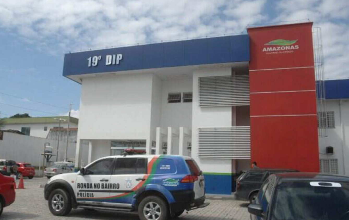 Homem é preso após tentar matar os pais durante briga