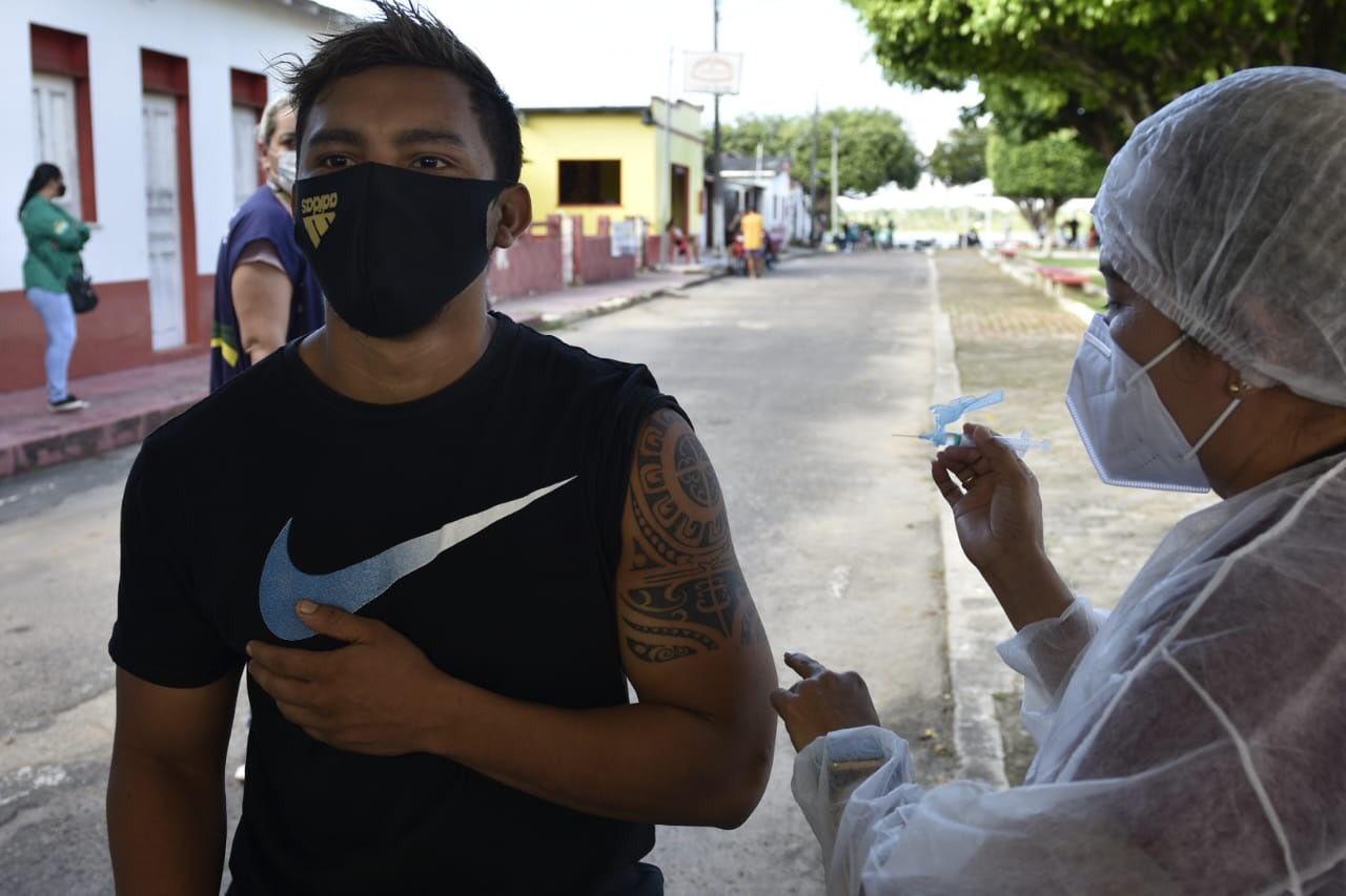 Jovens de 12 a 17 anos com comorbidades podem ser vacinados em breve no Amazonas