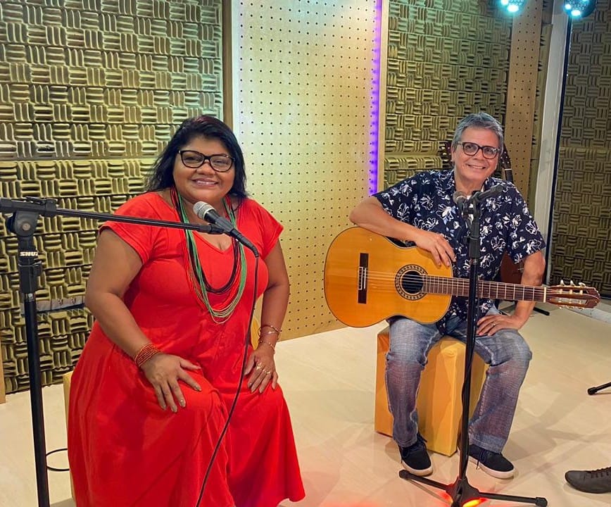 Zeca Torres e Márcia Siqueira lançam clipe 'Sem Oxigênio'