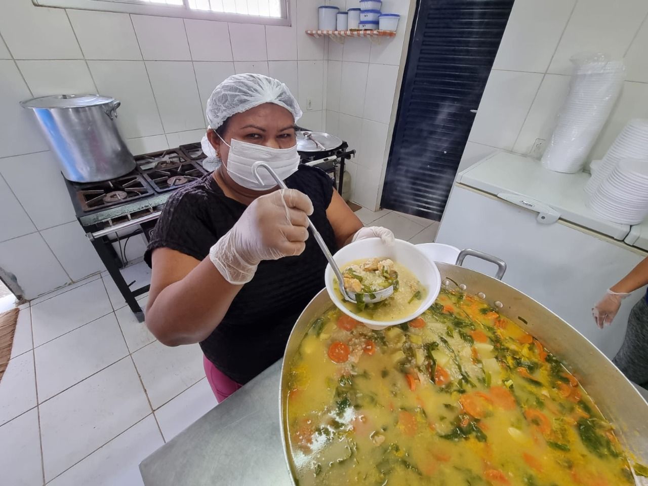 Cozinha comunitária no Valparaíso passa a ser abastecida com água tratada