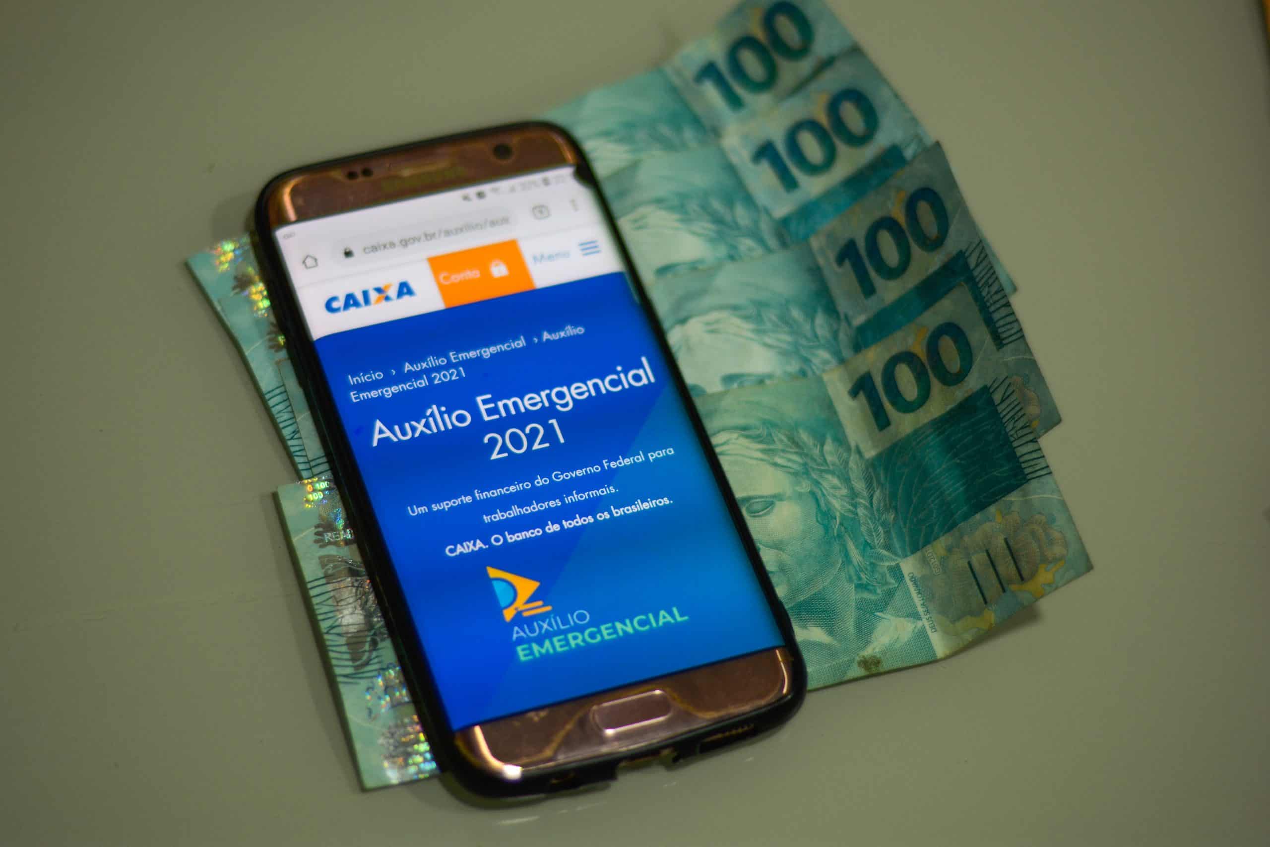 Caixa paga 4ª parcela do auxílio emergencial para nascidos em março