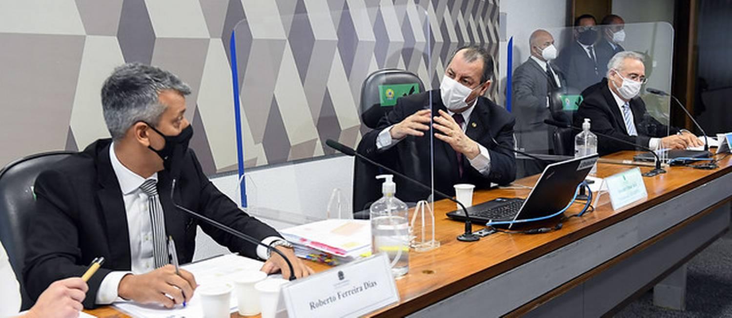 Dito & Feito - “Estou cansado de mentiras”, diz Omar Aziz na CPI