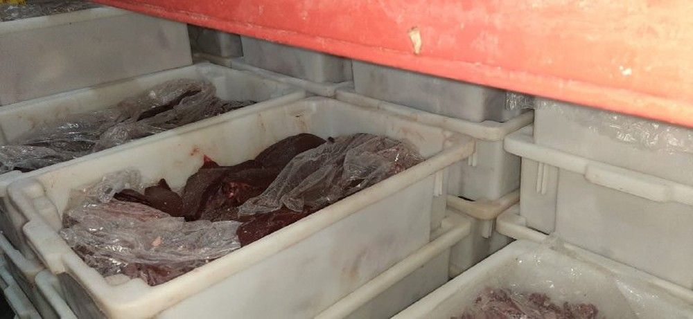 Alimentos impróprios para consumo são apreendidos em Manaus