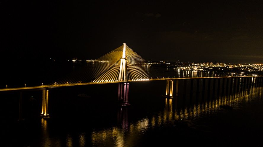 Ponte Jornalista Phelippe Daou ganha nova iluminação