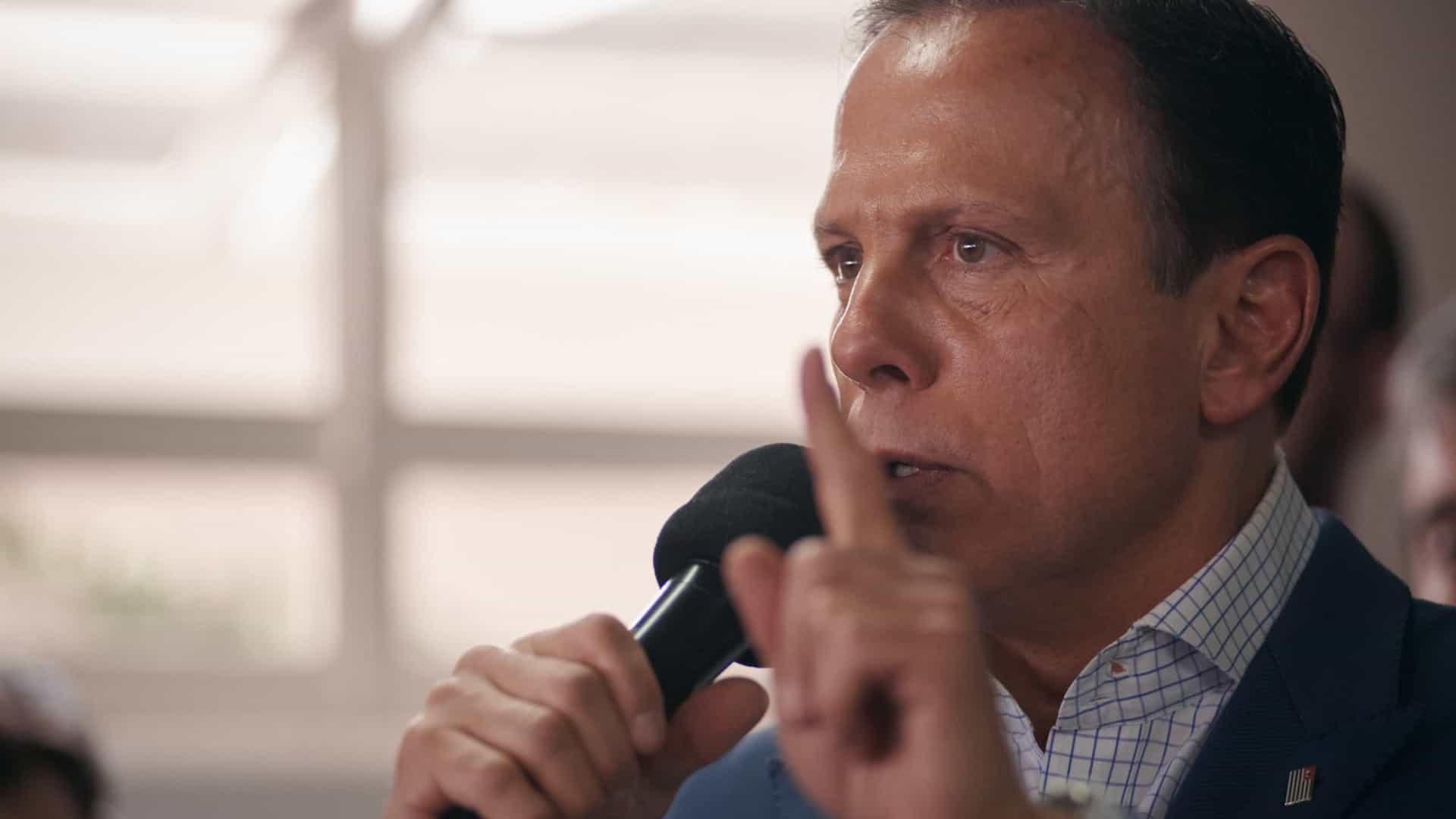Doria diz que Bolsonaro será multado em R$ 190 mil por aglomeração
