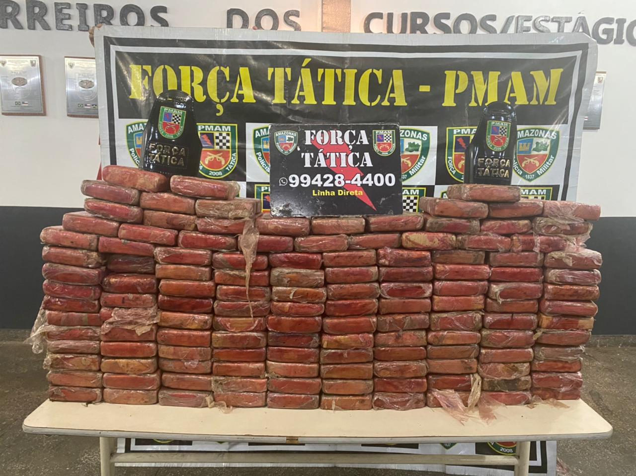 Homens são presos com mais de 120 tabletes de drogas no Educandos