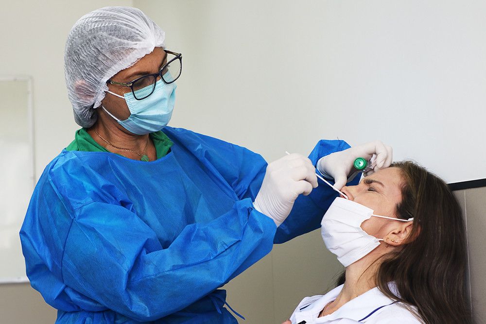 Amazonas tem redução de 44% na média diária de casos de Covid