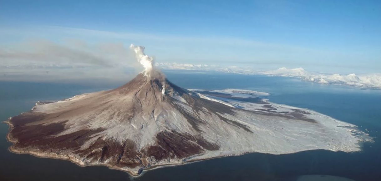 Vulcão que pode causar tsunami no Norte do Brasil entra em alerta para erupção