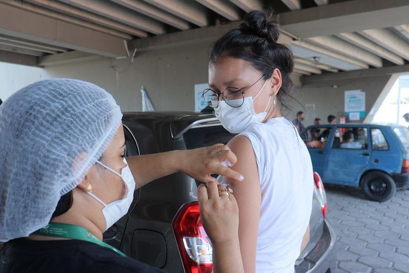 Manaus suspende vacinação contra a Covid-19 em adolescentes