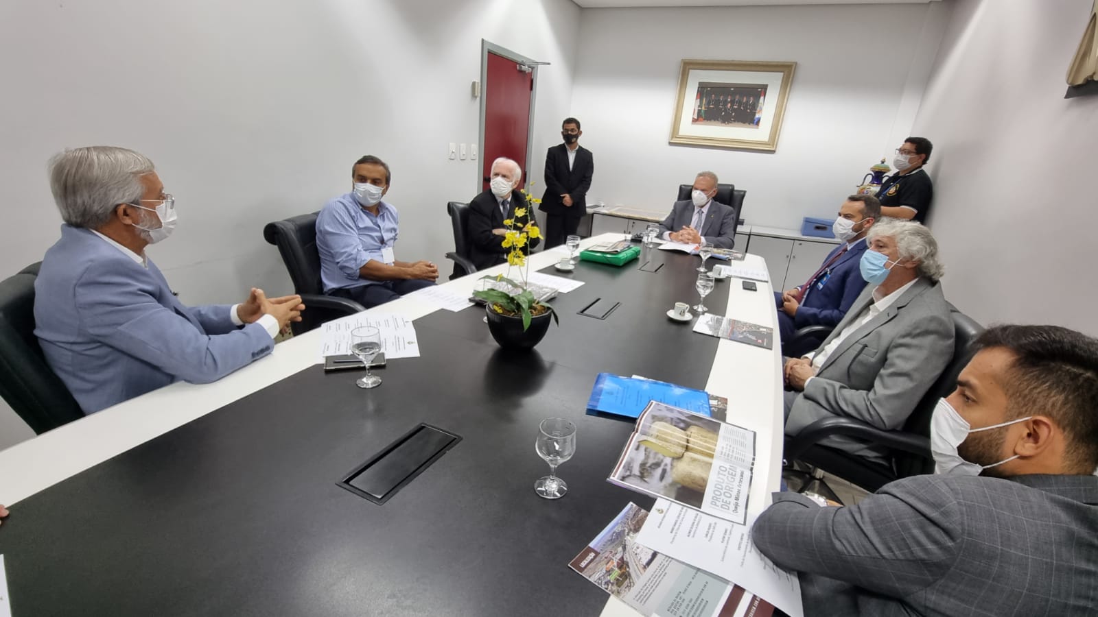 Presidente do TCE-AM se reúne com representantes da Prefeitura e da Fundação Doimo