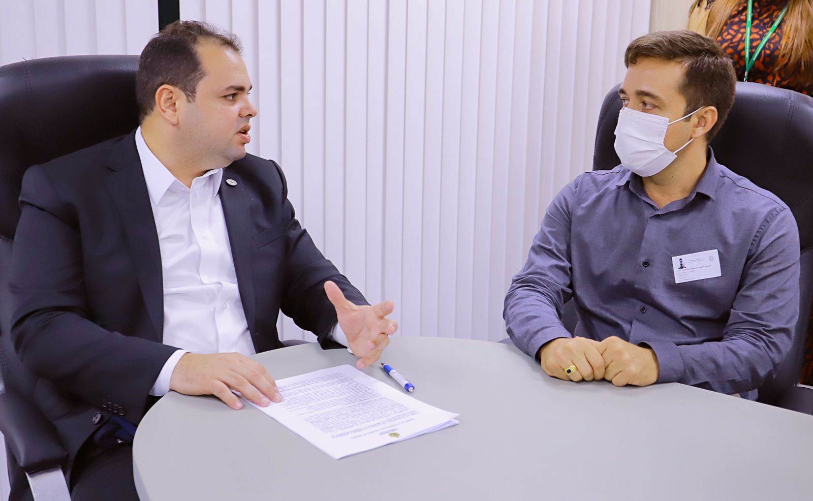 Roberto Cidade assina termo de cooperação técnica entre Assembleia e Câmara de Santo Antônio do Içá