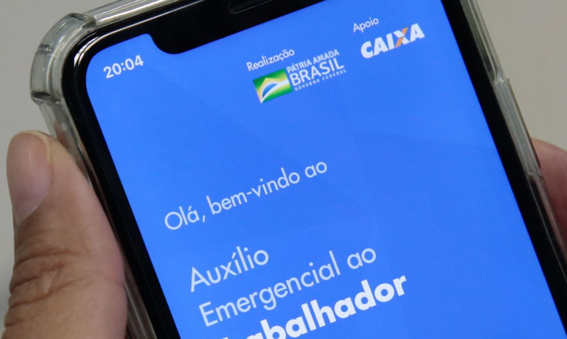 Nascidos em março recebem 6ª parcela do auxílio emergencial