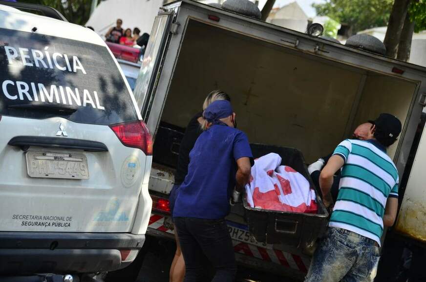 Mulher é encontrada morta em porta-malas de carro