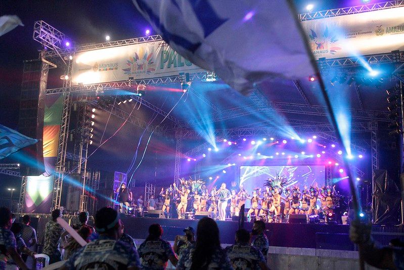 Boi Manaus recebeu 3,6 mil pessoas vacinadas na 1ª noite