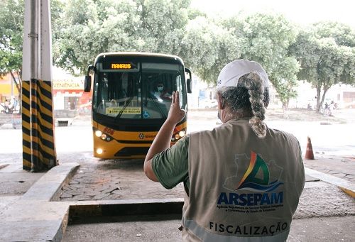 Mais de 11 mil pessoas já deixaram Manaus neste fim de semana