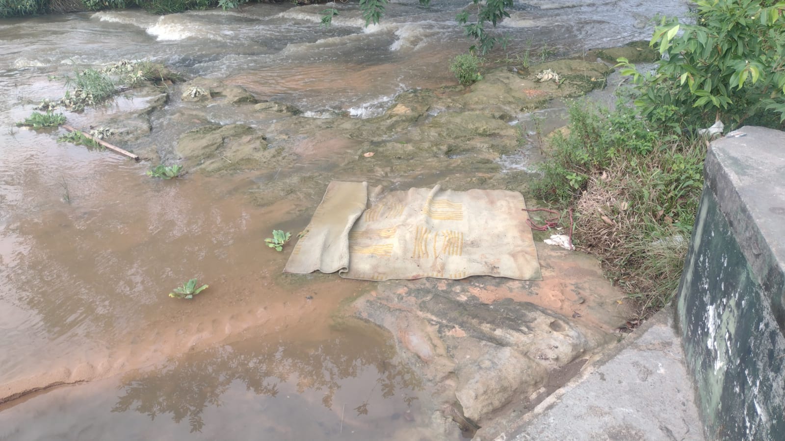 Corpo é encontrado na Cachoeira das Almas em Manaus