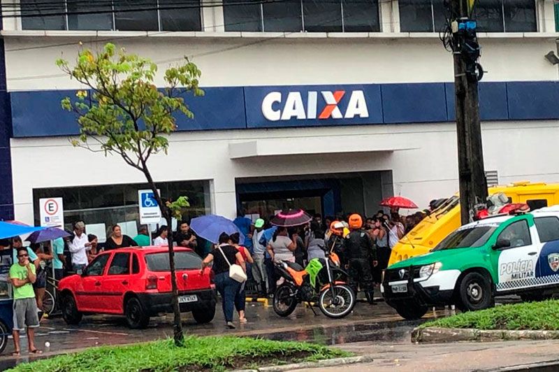 PF prende funcionário da Caixa por fraude no auxílio emergencial em Manaus