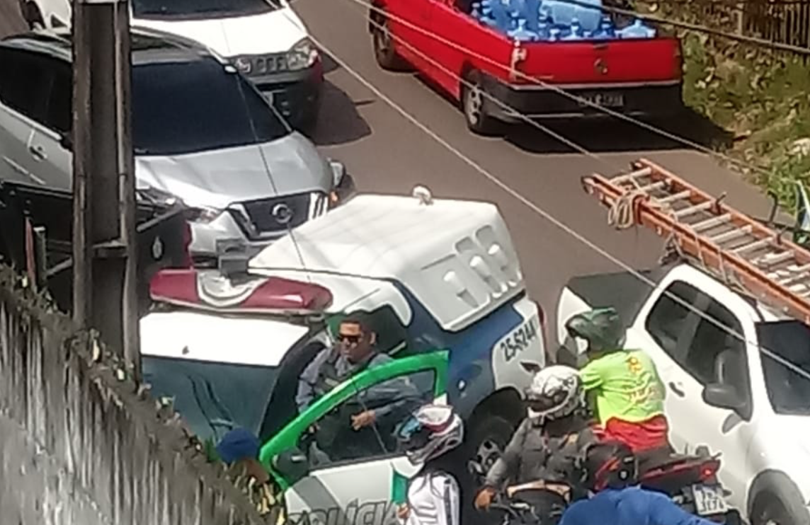 Idoso é feito refém durante assalto na zona Oeste