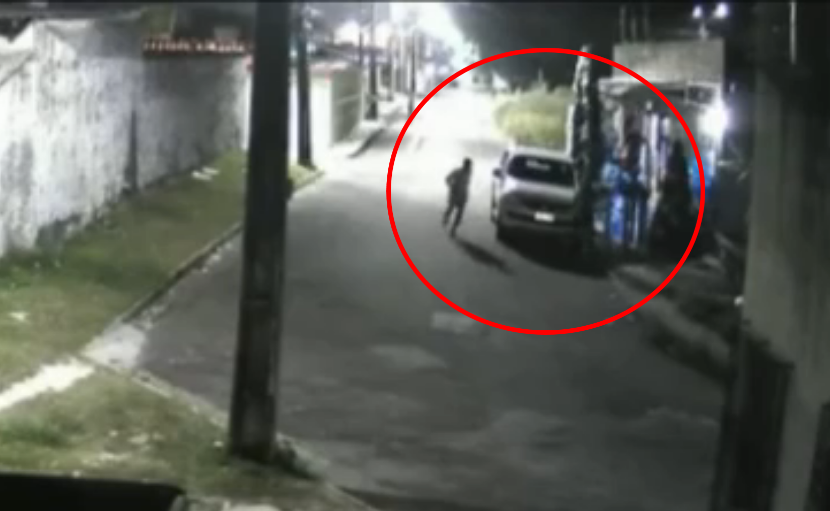 Mulher é morta a tiros dentro comércio na zona Norte