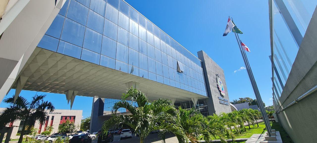 TCE-AM nomeia 20 servidores aprovados em concurso público